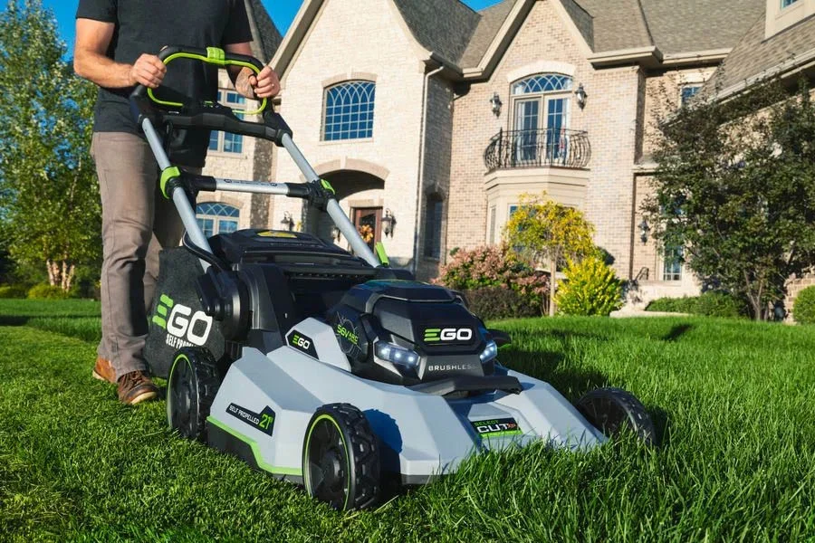 battery powered electric lawn mowers